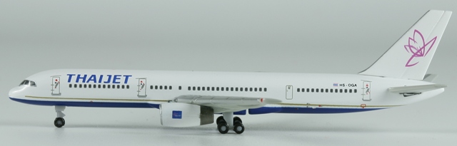 thai_jet_757_200.jpg